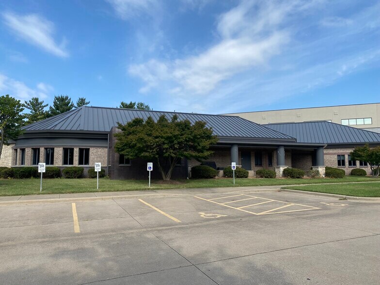 More Photos Of 1335 E Bradford Pky, Springfield Office For Lease