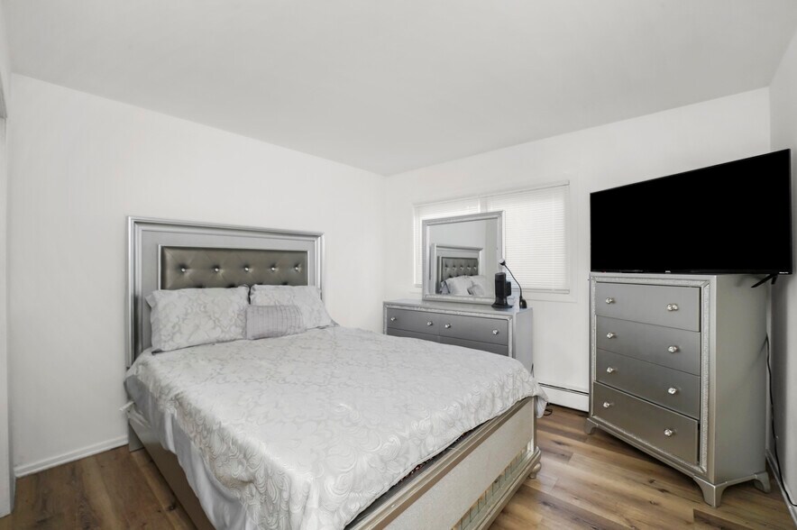 More Photos Of 1905-1913 Saint Charles Rd, Maywood Apartments For Sale