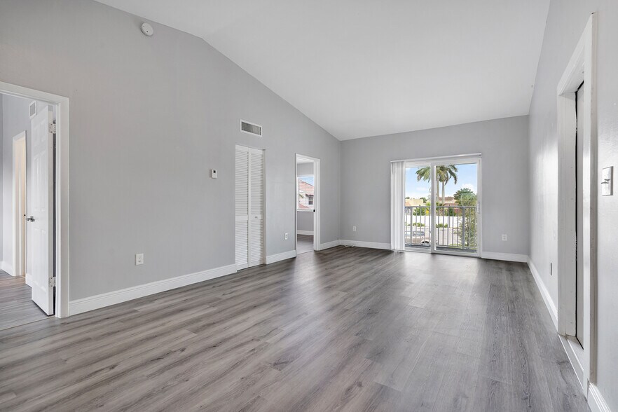 More Photos Of 700-728 SW 81st Ter, North Lauderdale Apartments For Sale