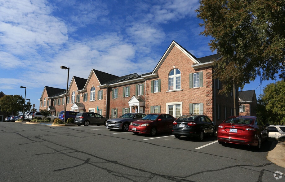 More Photos Of 8401-8427 Dorsey Cir, Manassas Medical For Sale