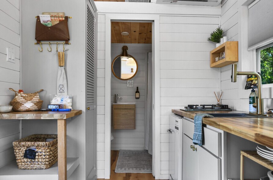 More Photos Of 301 Avenue I, Valley Mills Specialty For Sale