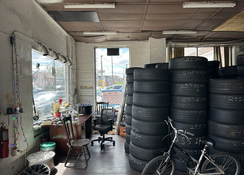 More Photos Of 116-124 Goffle Rd, Hawthorne Auto Repair For Lease