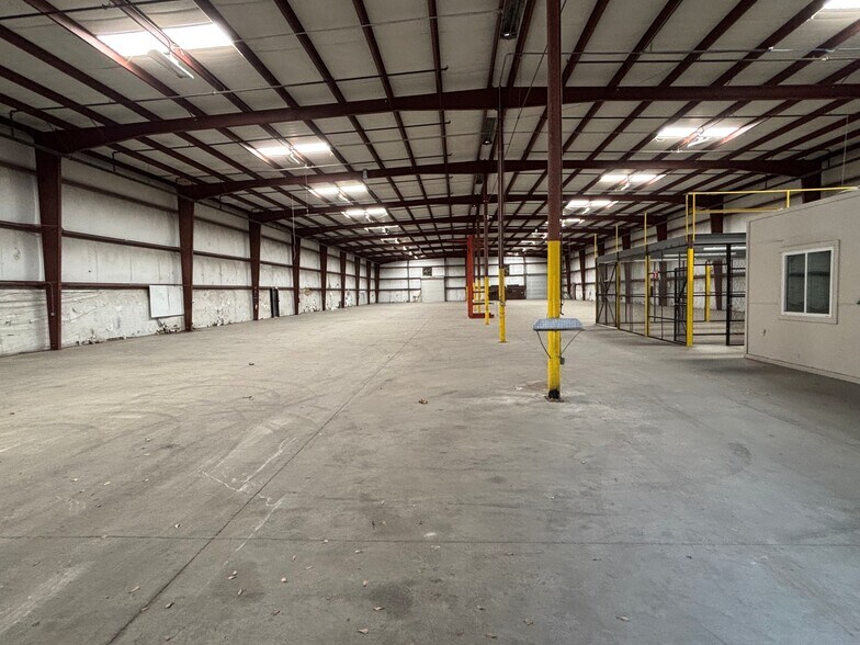 More Photos Of 3241 Benchmark Dr, Ladson Warehouse For Sale