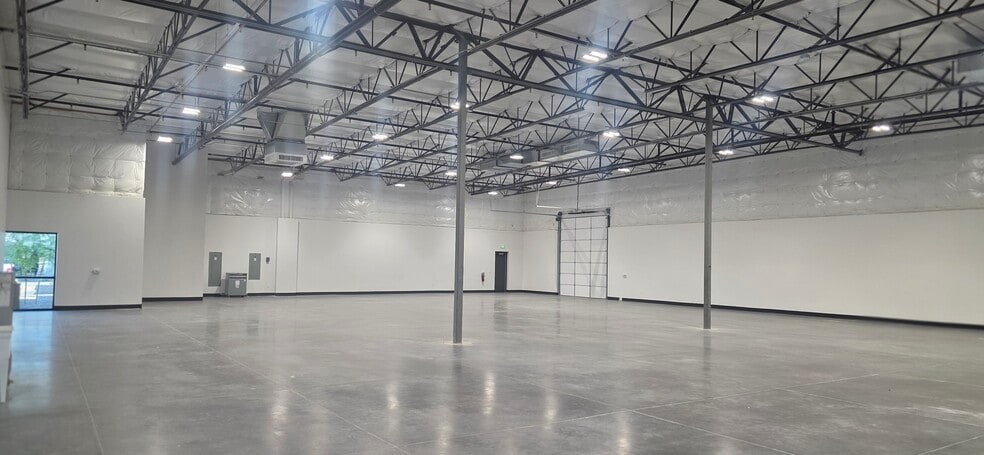 More Photos Of 7320 E Pecos Rd, Mesa Warehouse For Sale