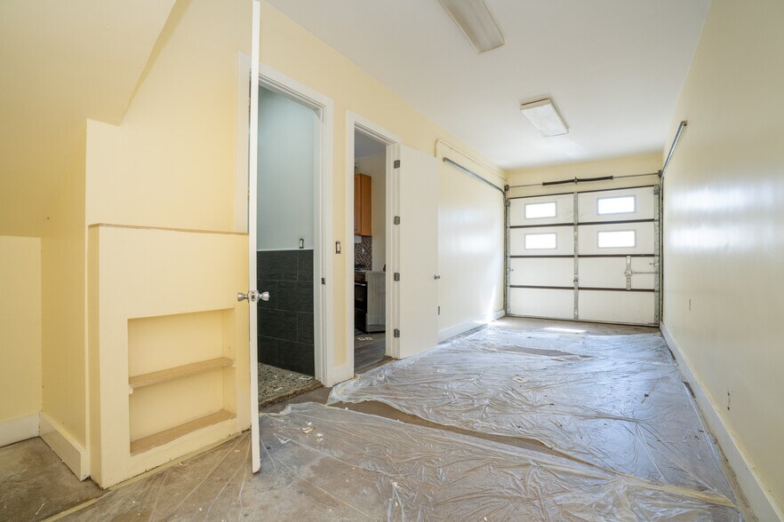 More Photos Of 1412 W Florence Ave, Los Angeles Apartments For Lease