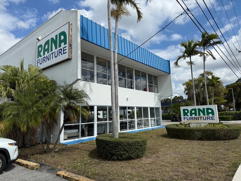 More Photos Of 7979 Pines Blvd, Pembroke Pines Storefront Retail Office For Sale