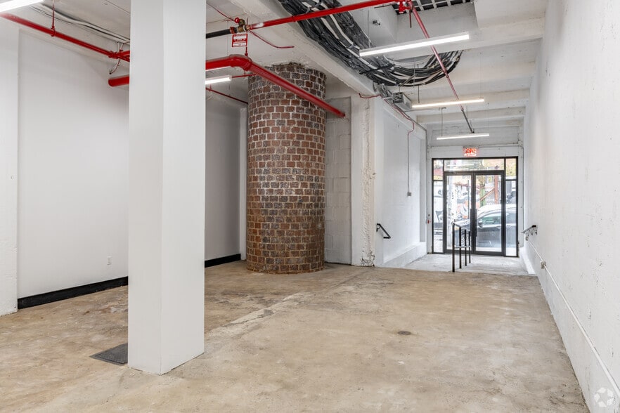 More Photos Of 4 Evergreen Ave, Brooklyn Light Manufacturing For Lease