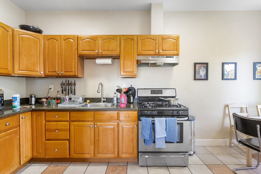 More Photos Of 1036 60th St, Emeryville Apartments For Sale