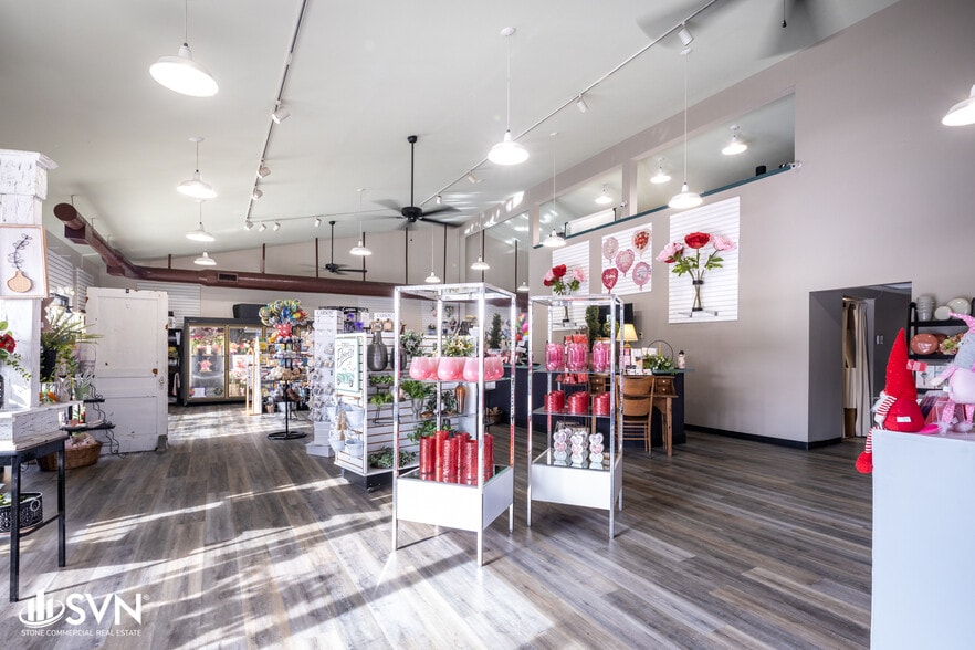 More Photos Of 141-143 Southgate Dr, Georgetown Freestanding For Lease