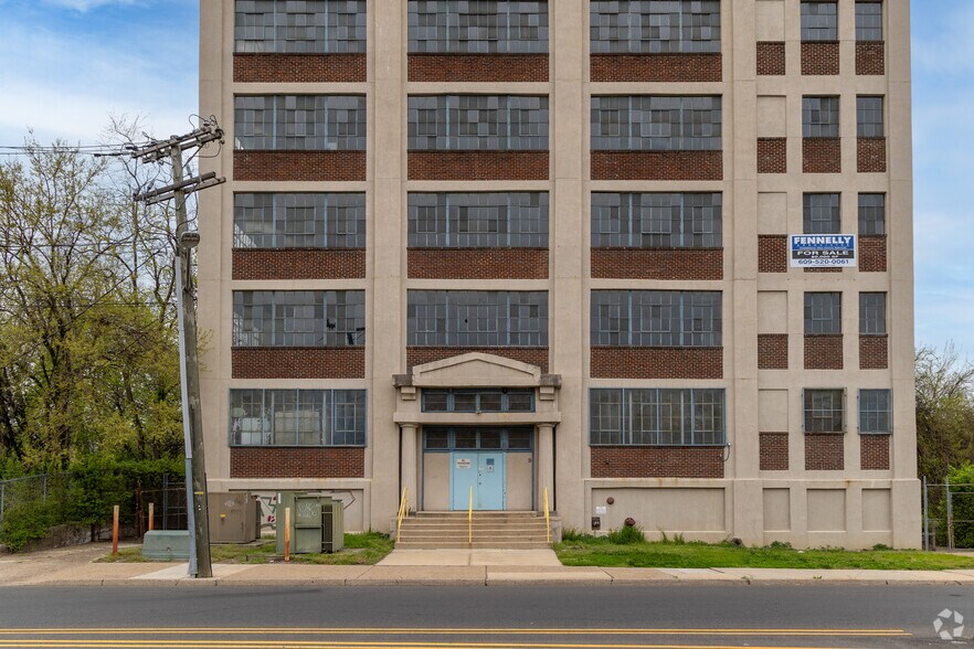 More Photos Of 576 E State St, Trenton Manufacturing For Sale