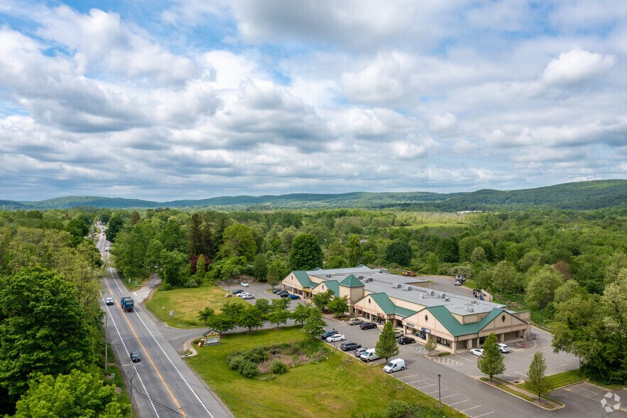 More Photos Of 31 Route 22, Pawling Storefront For Lease