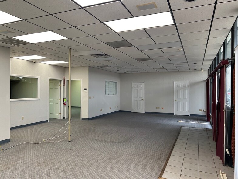 More Photos Of 6302 NW Cache Rd, Lawton Convenience Store For Sale