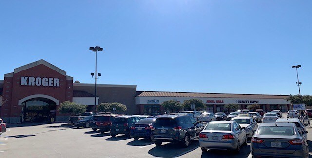 More Photos Of 2344-2400 SE Green Oaks Blvd, Arlington General Retail For Lease