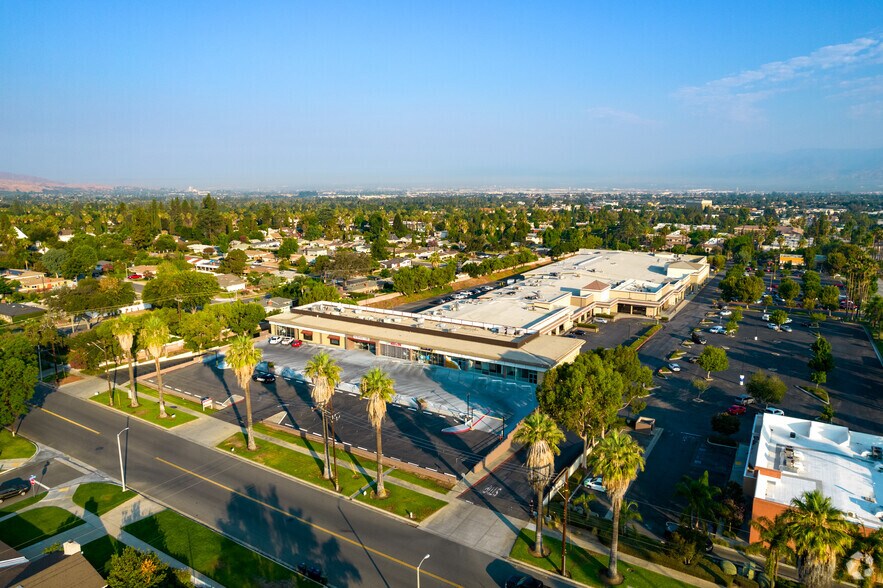 700 E Redlands Blvd, Redlands, CA 92373 Retail For Lease