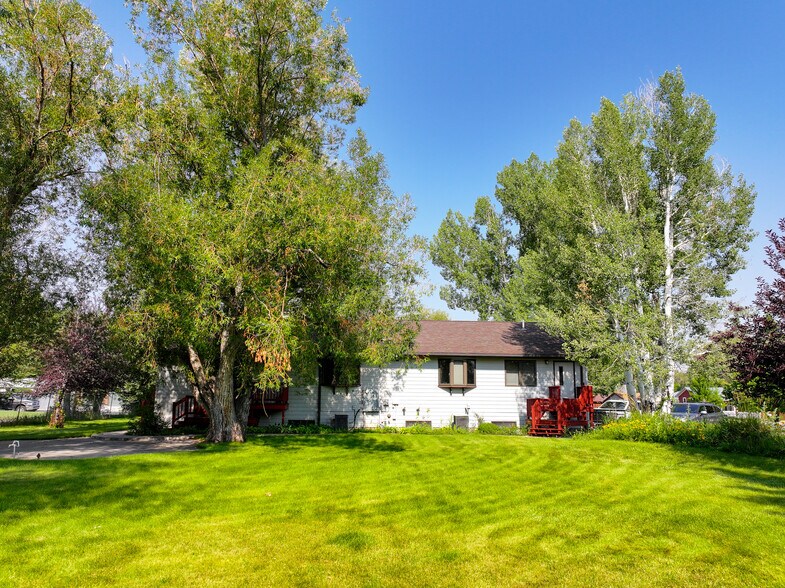 More Photos Of 890 N 2nd St, Lander Office For Sale