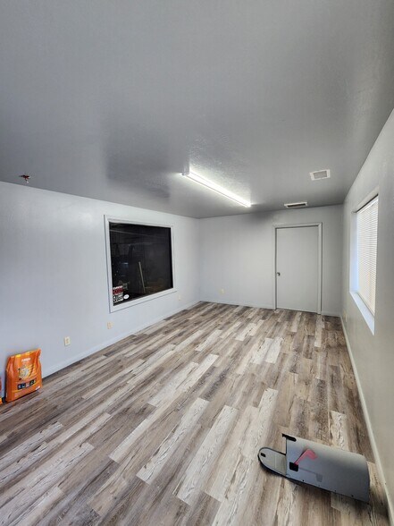 More Photos Of 6570 E 6th St, Prescott Valley Warehouse For Lease