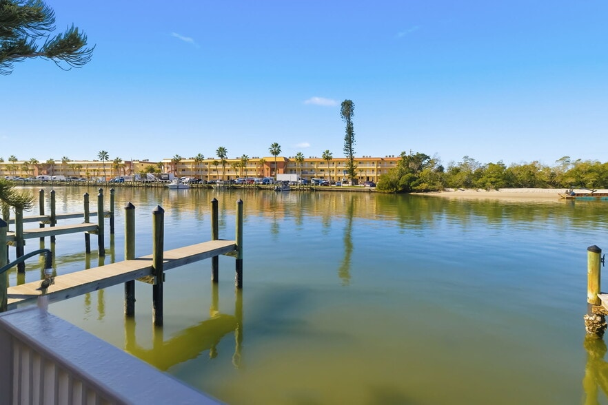 More Photos Of 9022 Midnight Pass Rd, Sarasota Apartments For Sale