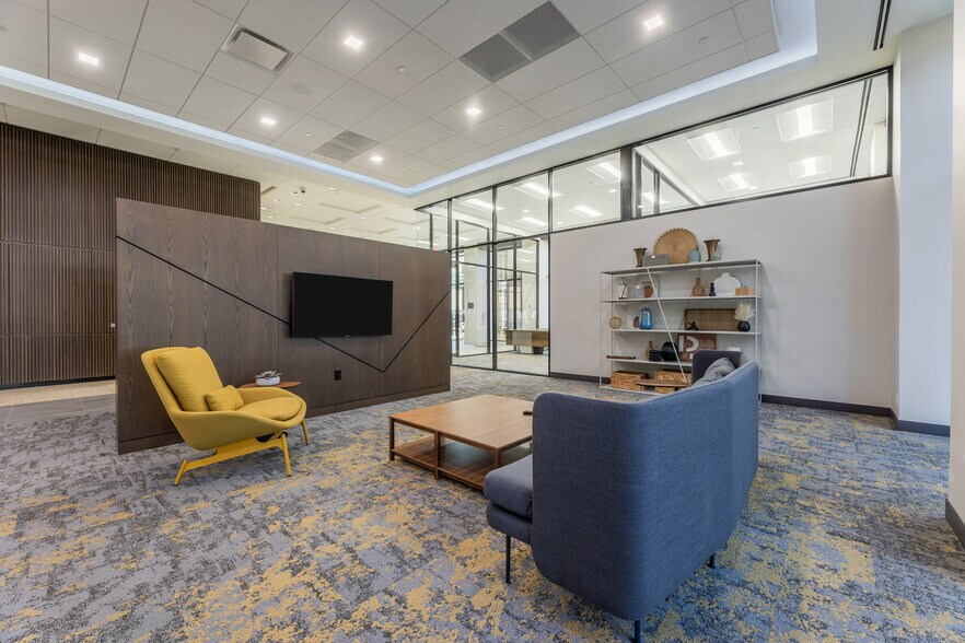 More Photos Of 2000 West Loop S, Houston Office For Lease