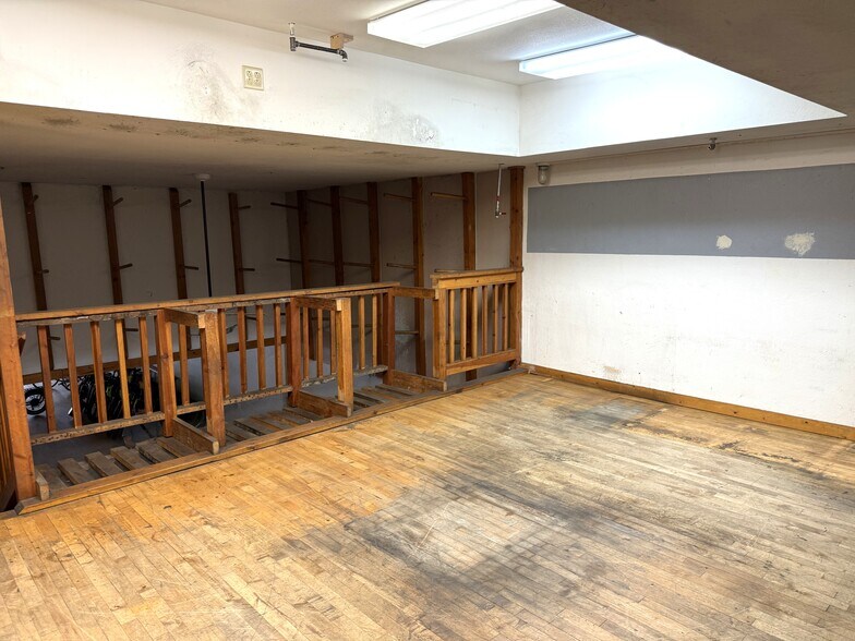 More Photos Of 513 S Main St, Moscow Storefront For Lease