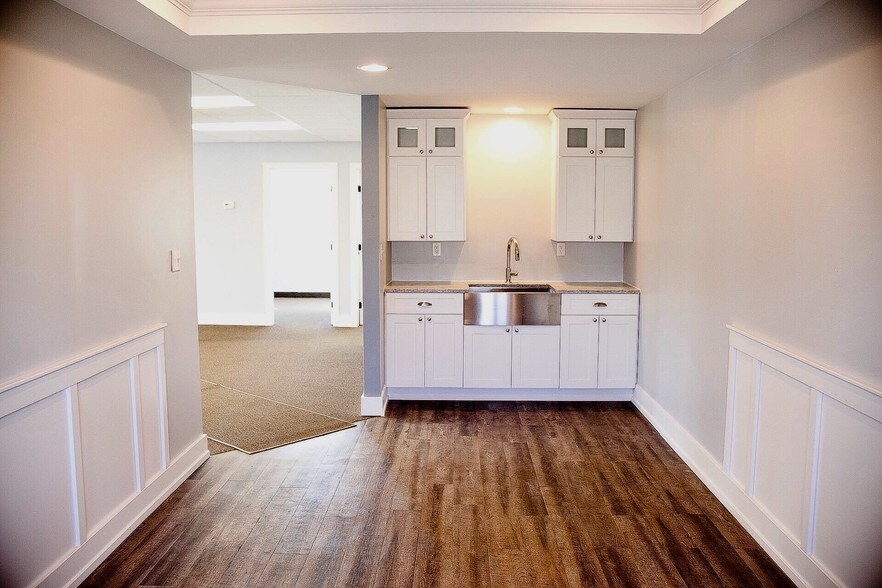 More Photos Of 735 Crofton St SE, Grand Rapids Warehouse For Lease