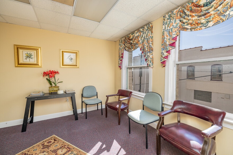 More Photos Of 401 Halifax St, Emporia Office For Sale