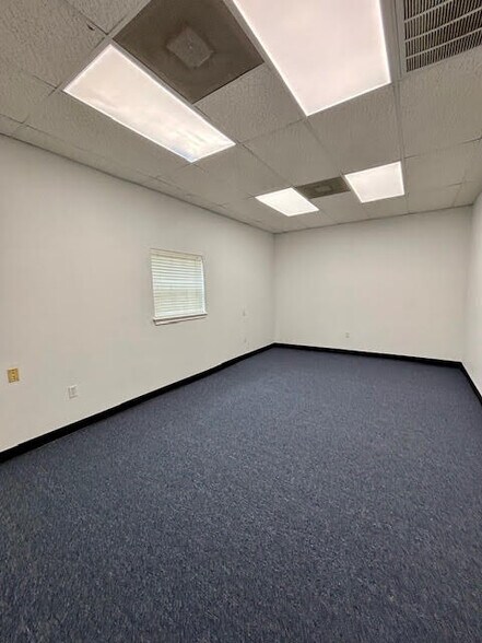 More Photos Of 4202 Sherwood Ln, Houston Loft Creative Space For Sale