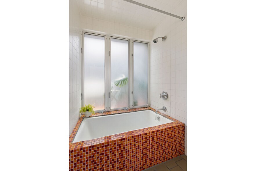 More Photos Of 977 Chung King Rd, Los Angeles Storefront Retail Residential For Sale