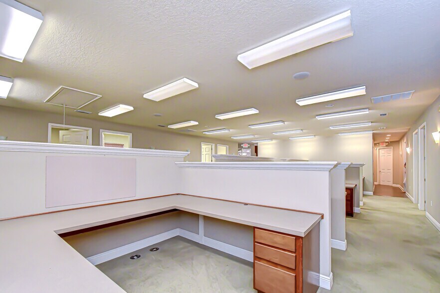 More Photos Of 6928 Linebaugh Ave, Tampa Office For Sale