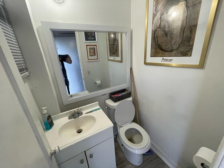 More Photos Of 601-625 SW 57th Ave, Miami Storefront Retail Office For Lease