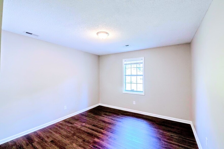 More Photos Of 600 S Vyne St, Rocky Mount Apartments For Sale