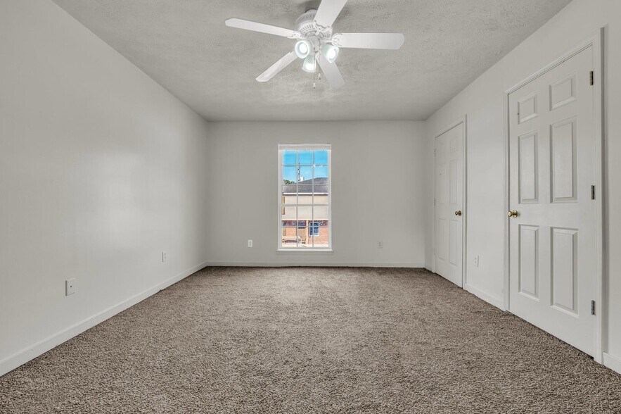 More Photos Of 1301 Louisville St. Apt. 35-38, Starkville Apartments For Sale