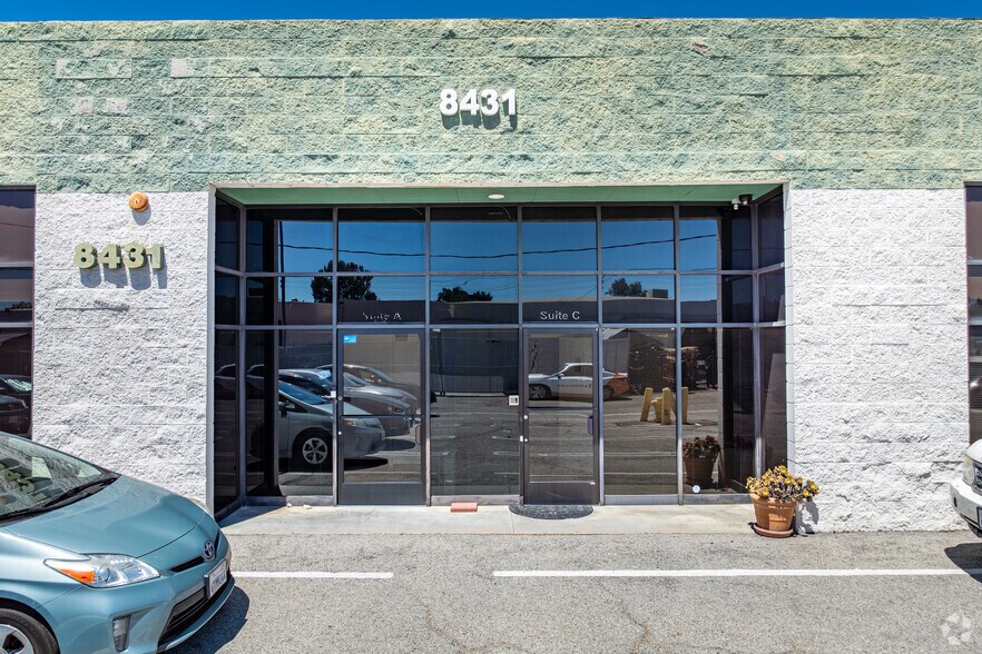 More Photos Of 8411-8421 Canoga Ave, Canoga Park Unknown For Lease