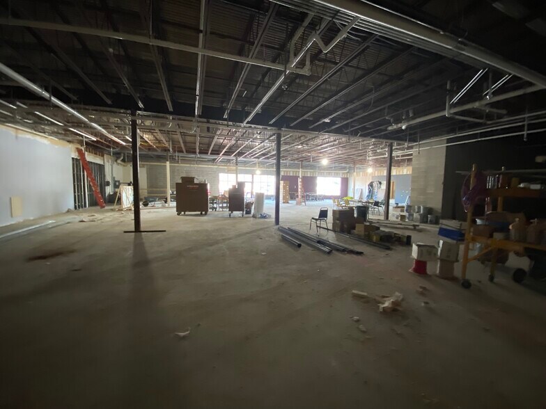 More Photos Of 101 S Main St, Le Sueur Storefront For Lease