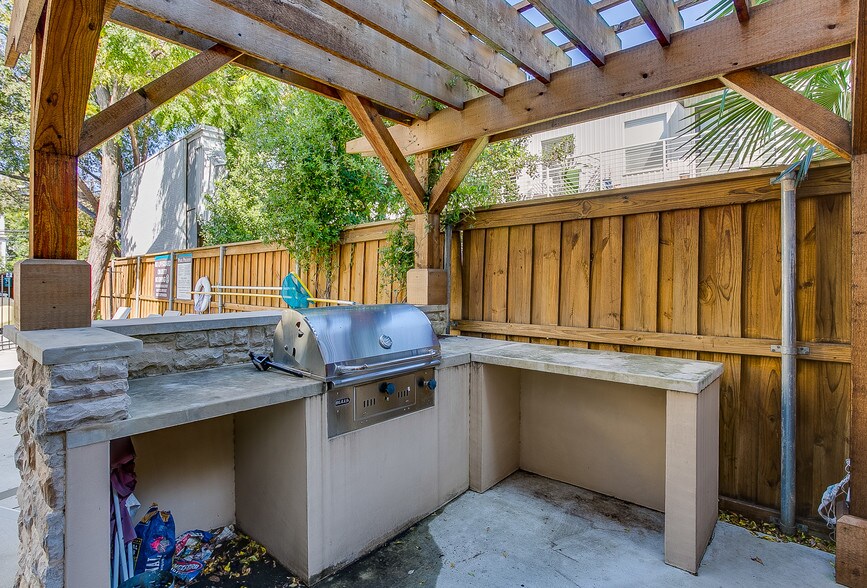 More Photos Of 4950 Cedar Springs Rd, Dallas Apartments For Sale