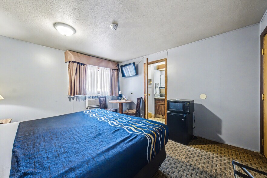 More Photos Of 386 E 300 S, Kanab Hotel For Sale