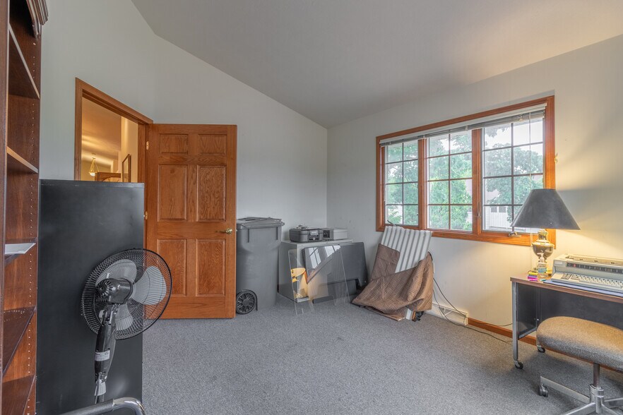 More Photos Of 375 N McClellan Ave, Marquette Office For Sale