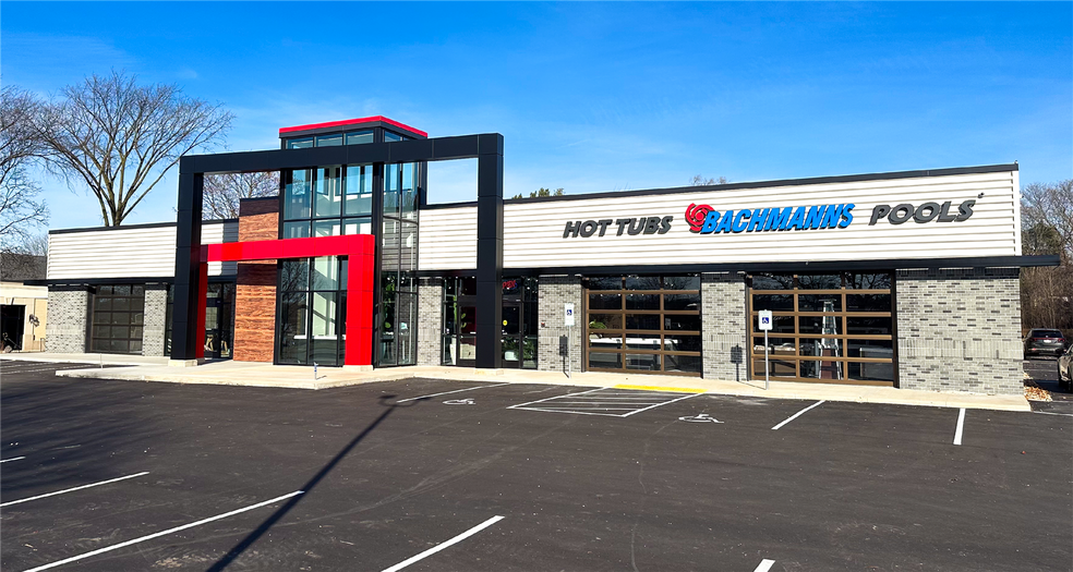 Primary Photo Of 14660 W Capitol Dr, Brookfield Freestanding For Lease