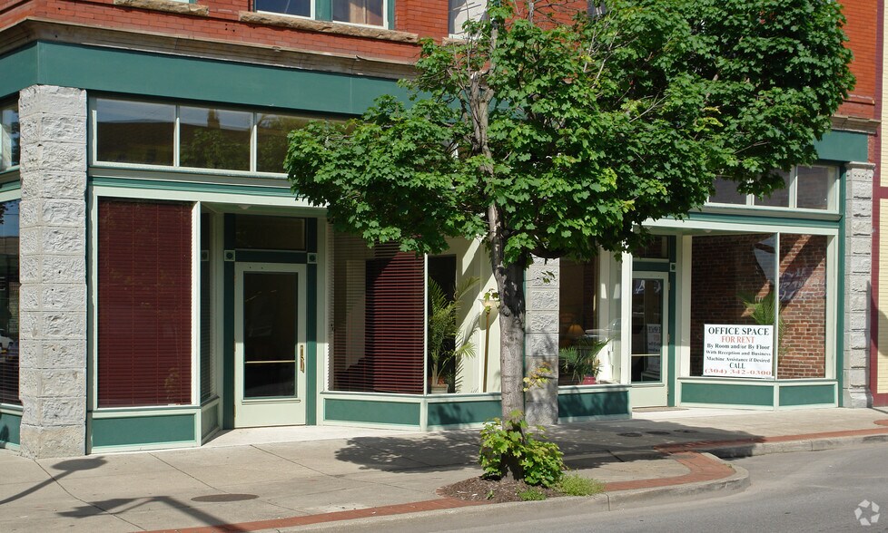 More Photos Of 301 Washington St W, Charleston Office For Lease