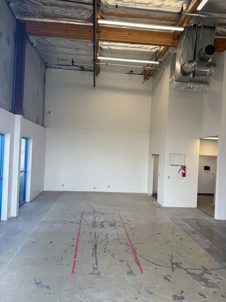 More Photos Of 1514-1518 Moffett St, Salinas Manufacturing For Lease