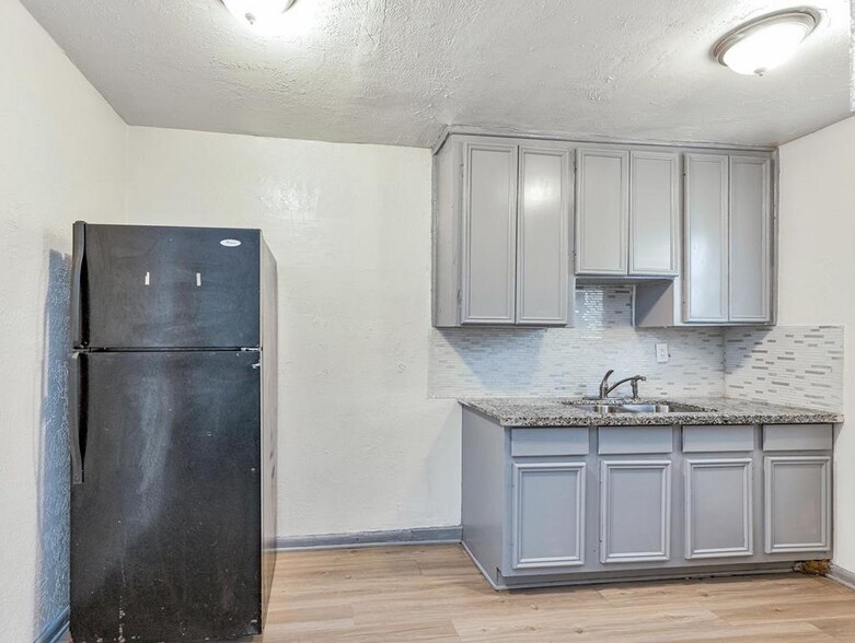 More Photos Of 2811 Broad St, Houston Apartments For Sale