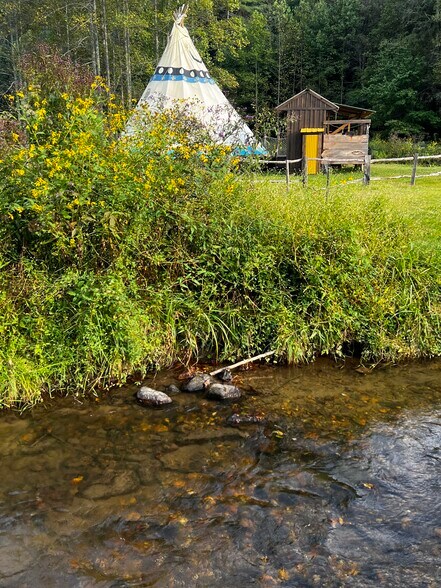 More Photos Of 32 Owl Creek Rd, Murphy Trailer Camper Park For Sale