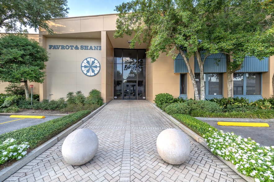 More Photos Of 3925 N I-10 Service Rd, Metairie Office For Lease