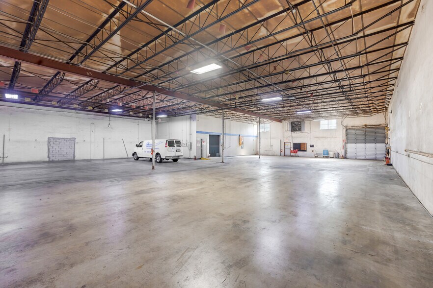 More Photos Of 7725 W 2nd Ct, Hialeah Warehouse For Sale