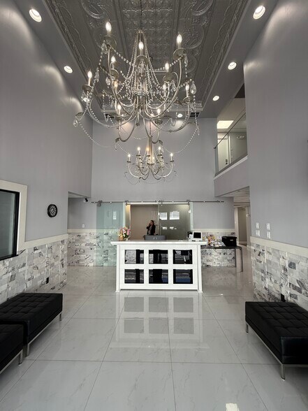 More Photos Of , Palm Harbor General Retail For Lease