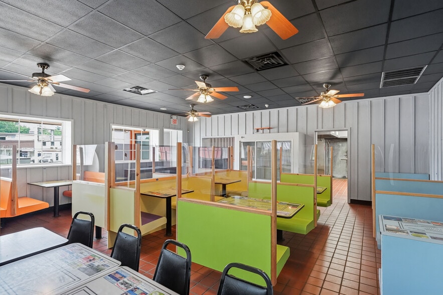 More Photos Of 924 N Bethlehem Pike, Ambler Restaurant For Sale