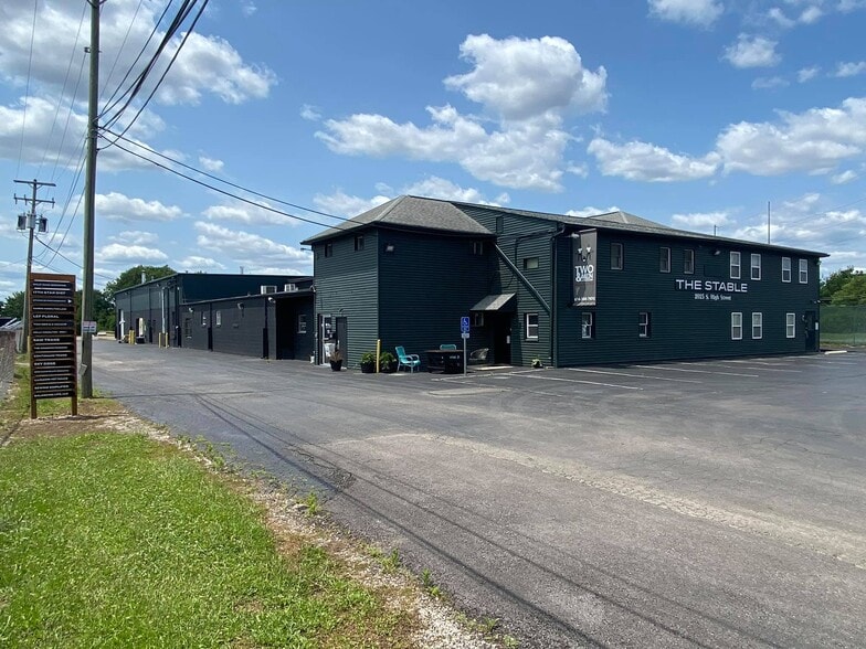 More Photos Of 2025 S High St, Columbus Office For Lease