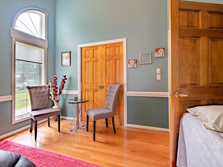More Photos Of 55 Sullys Trl, Pittsford Office For Lease