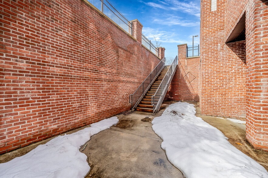 More Photos Of 263-265 Indian Head Rd, Kings Park Medical For Sale