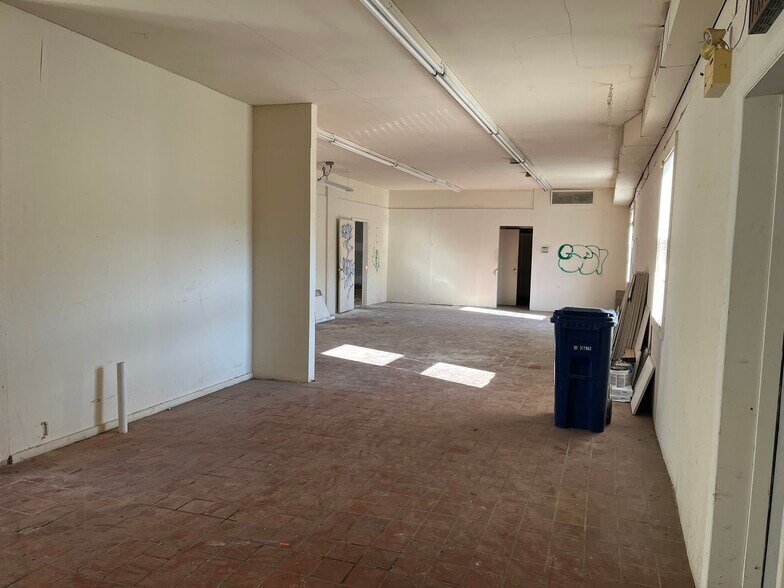 More Photos Of 1180 Easton Rd, Abington Storefront Retail Office For Sale