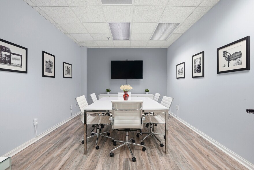 More Photos Of 100 2nd Ave N, Saint Petersburg Office For Lease